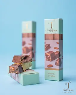 Truffelinos Chocolate Bar With Almond 50 Gm