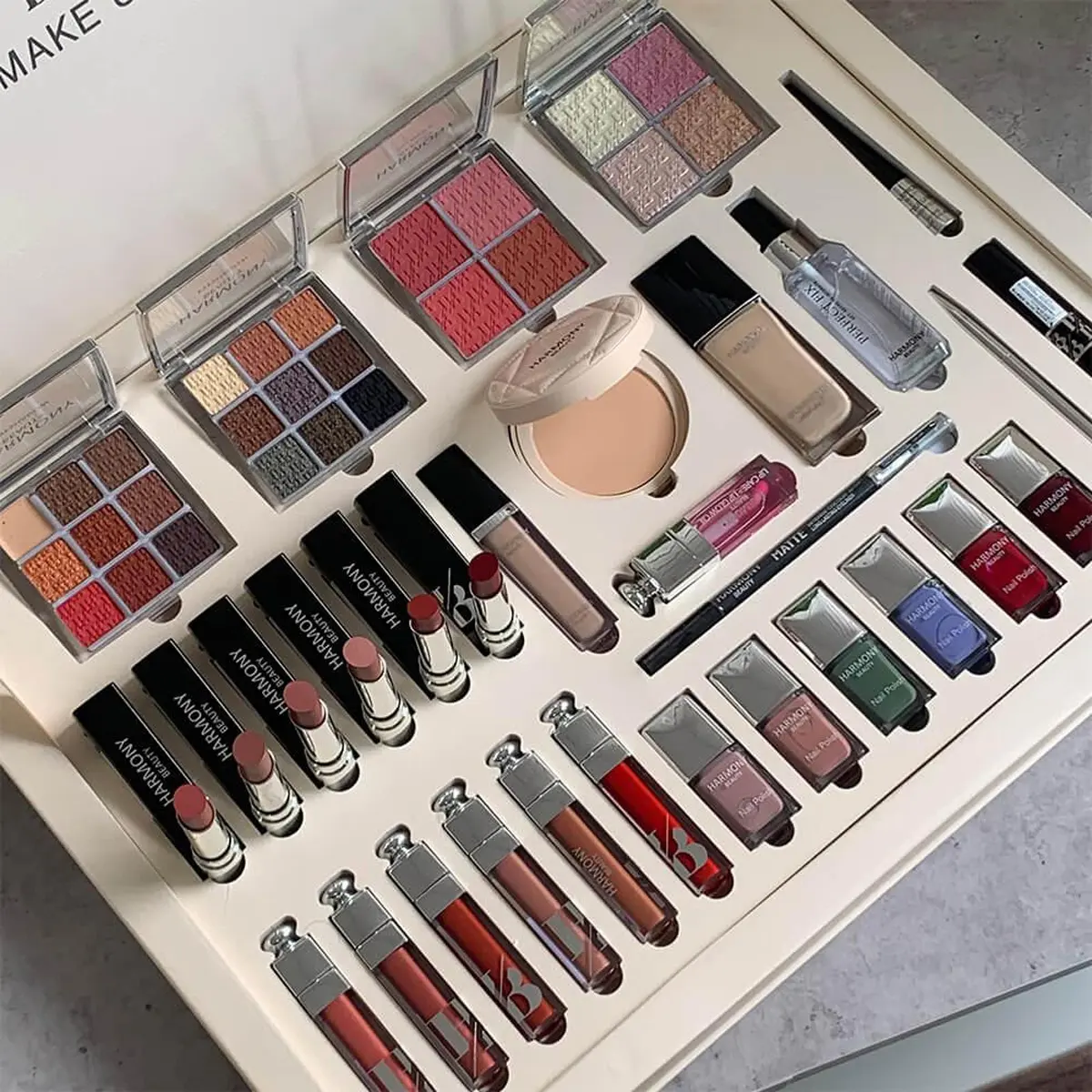 Buy Harmony Beauty Make Up Set HM-027 | Ninja Saudi Arabia