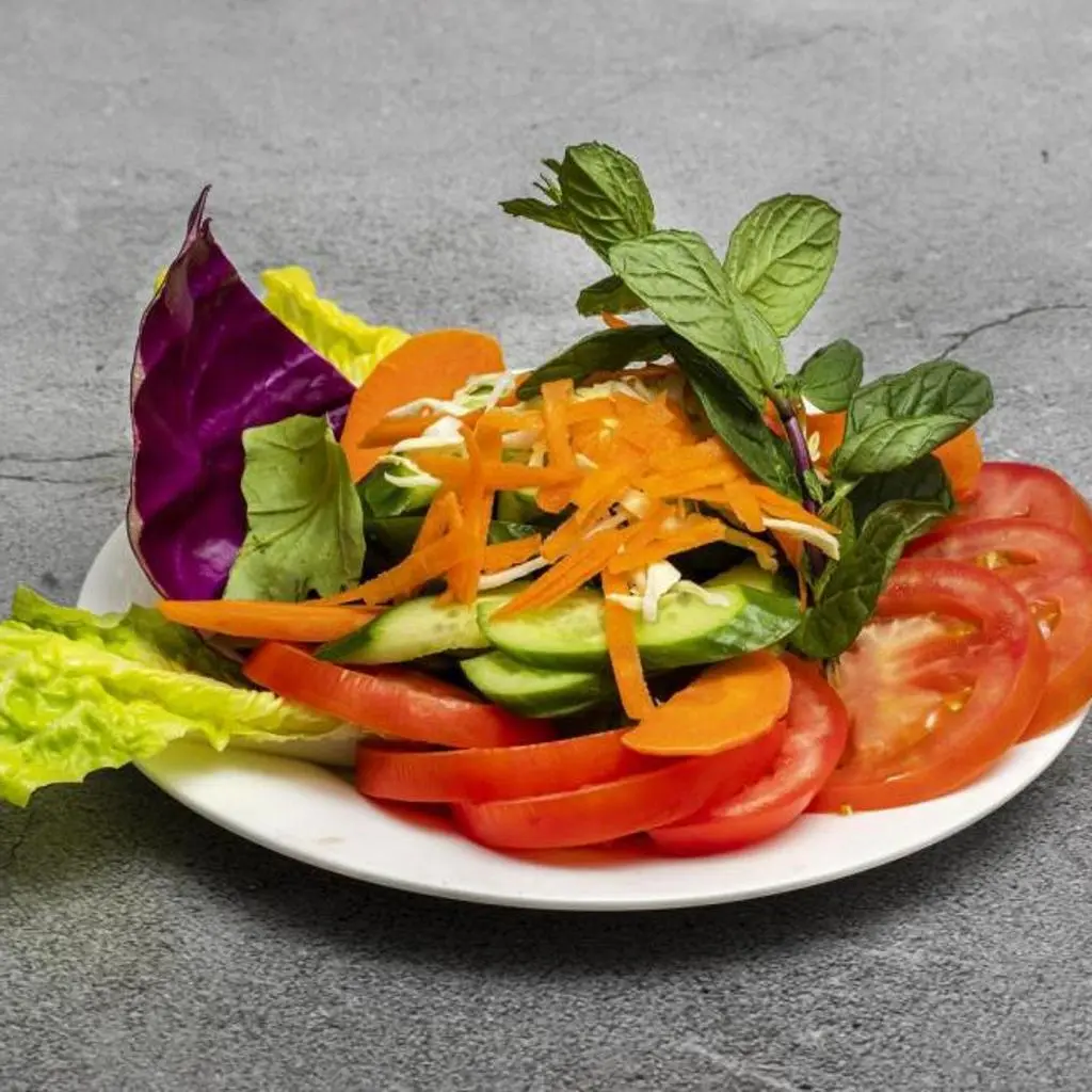 Sliced Green Salad