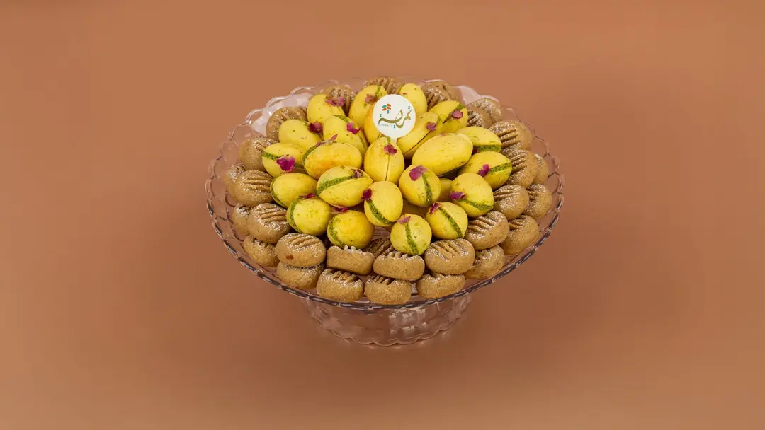 صينية اكريلك غريبة تمر و جوزية