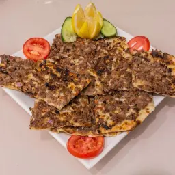 لحم بعجين