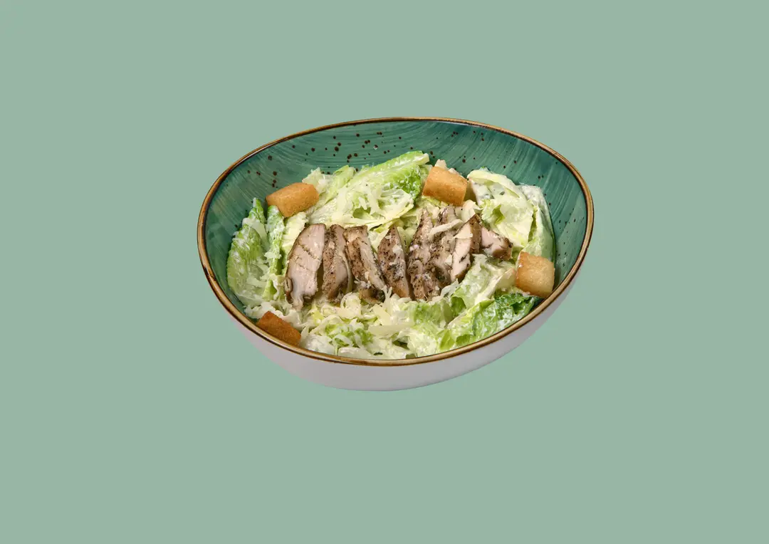 سلطة سيزر بالدجاج