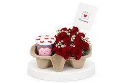 Small Cupcake With Roses