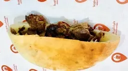شاورما نص خبزة لحم