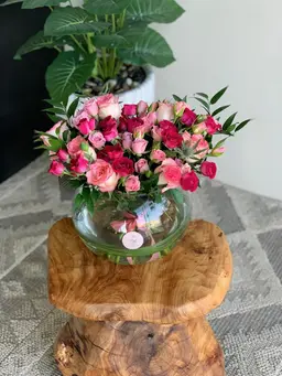 Baby rose vase A