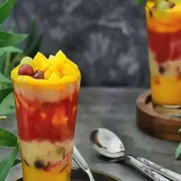 Fakhfakhina Shaqaf with Fruit Pieces