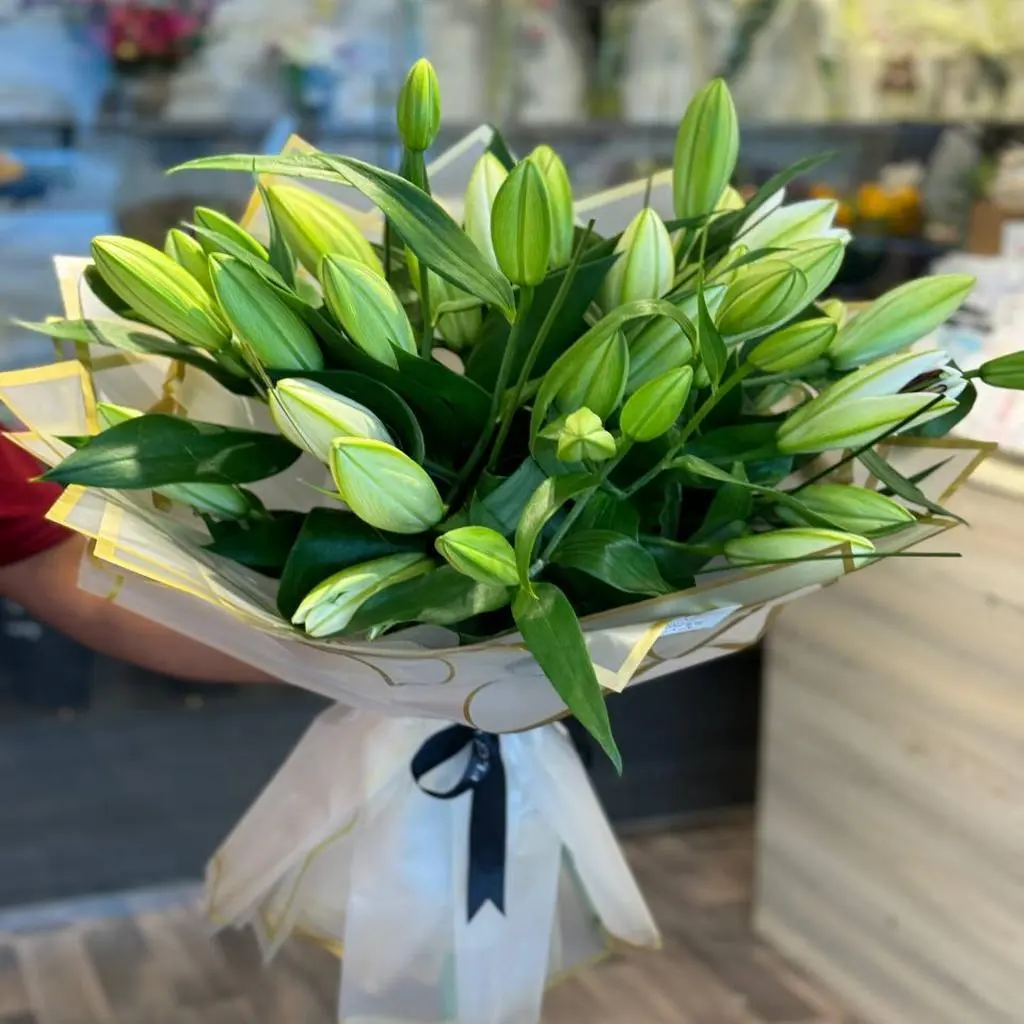 A Fragrant Casablanca Bouquet