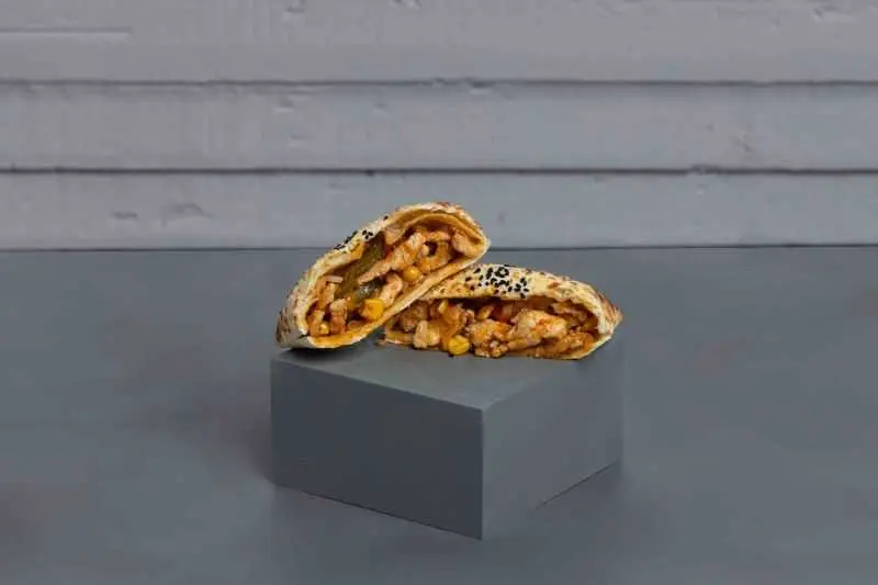 مربع دجاجنا بالجبن