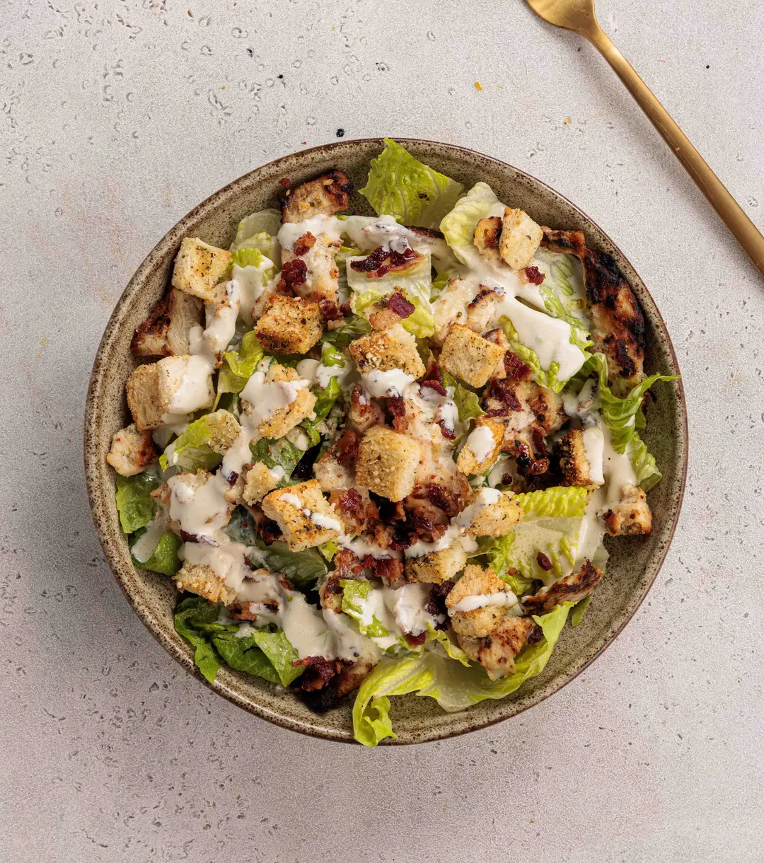 سلطة سيزر بالدجاج