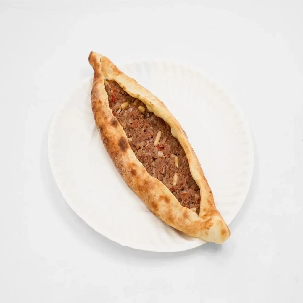 فطيرة لحم بالجبن