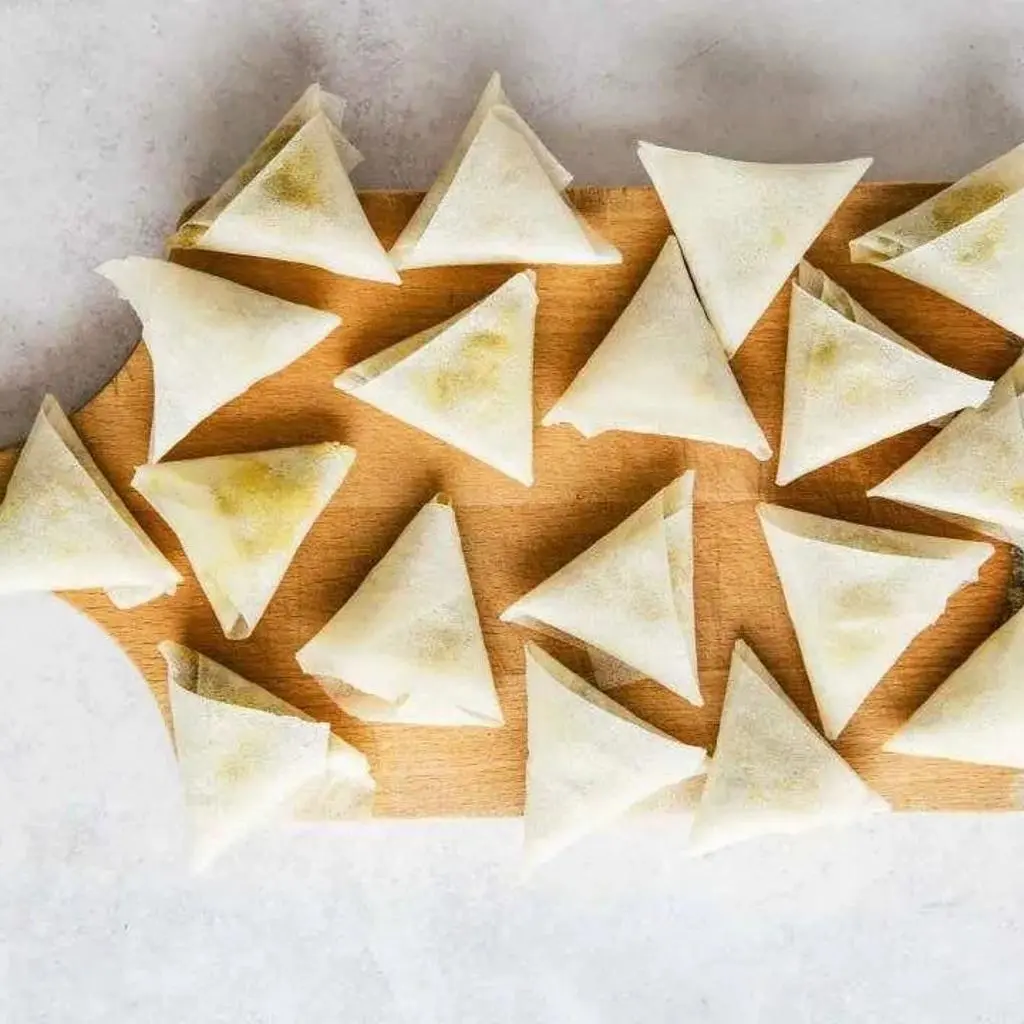 Frozen chicken samosa