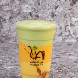 عصير طبقات الأفوكادو