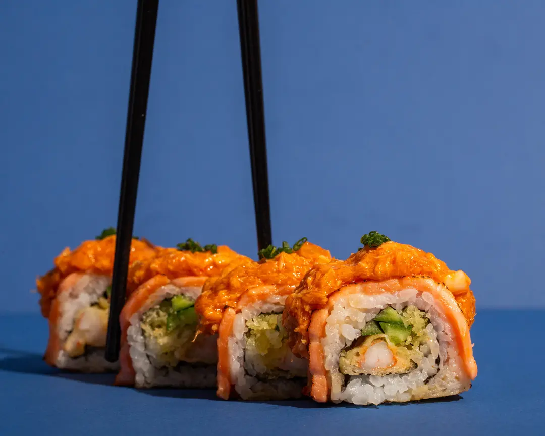SHRIMP SALMON SPECIAL ROLL ( 4pcs )