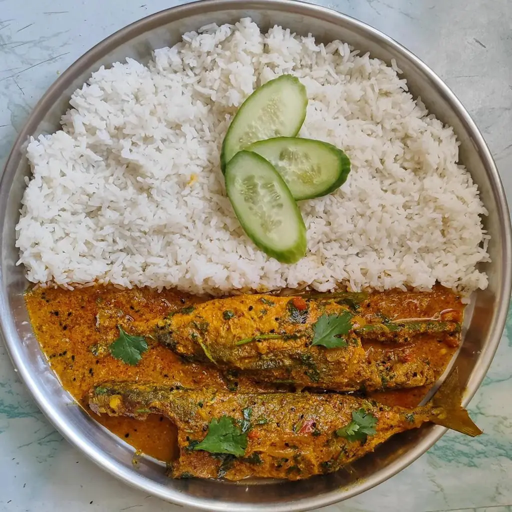 Fish Curry with Rice, Vegetable, Dal & Salad
