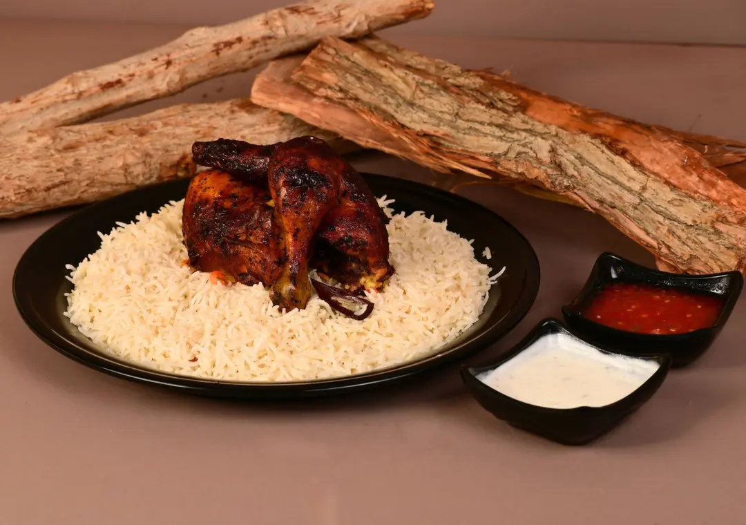 نصف دجاجة لوبيان كاملة مع أرز ابيض