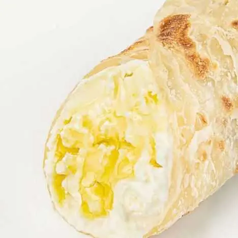 مينى معطف بيض بالجبن