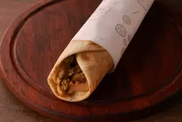 ساندويتش فلافل وفول هاشم