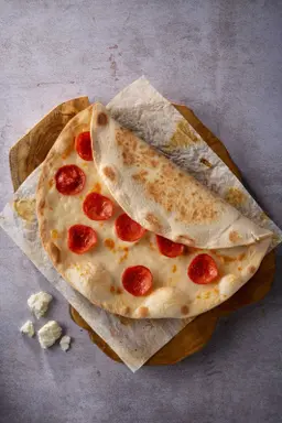 Akkawi Pepperoni Manakeesh