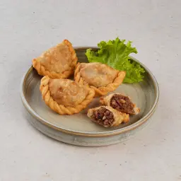 Meat Sambousek ( 3 Pcs )