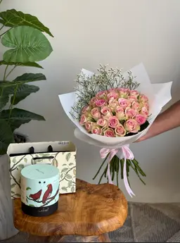 Bouquet of roses with chocolate A