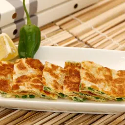 مطبق جبن شيدر مع الخضار