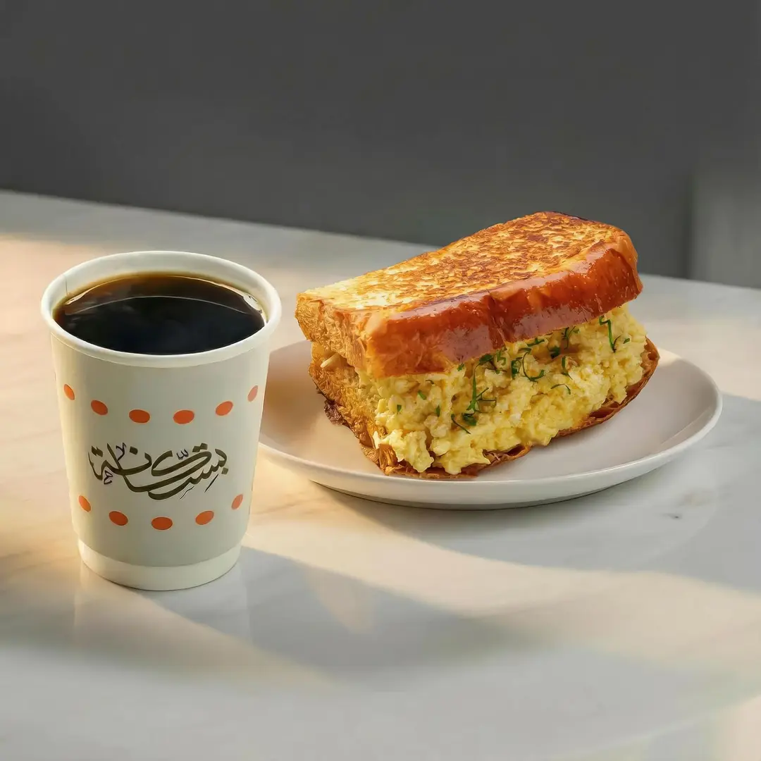 وجبة سكرمبيل بريوش مع شاي