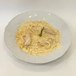 فوتوتشيني مع البيستو و الدجاج