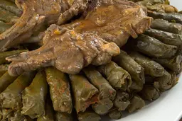 طاجن ورق عنب بالريش