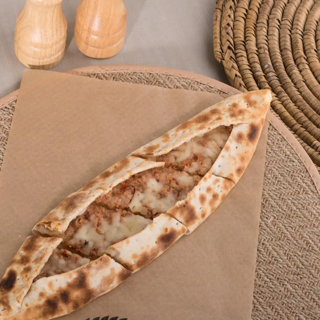 فطيرة لحم وجبن