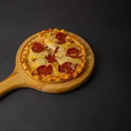 Cheese with Pepperoni Mankoushe