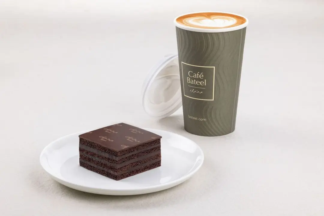 عرض القهوة والكيك