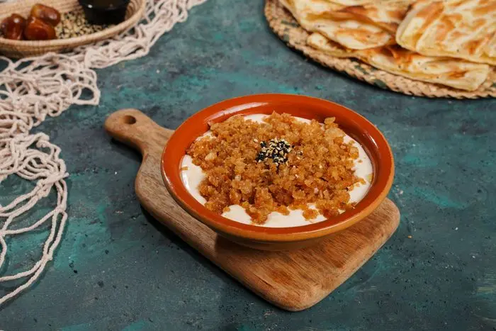 فتة تمر بالقشطة