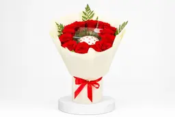 Majestic Bouquet With Cake