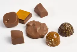 نصف كيلو شوكولاتة مكشوفة