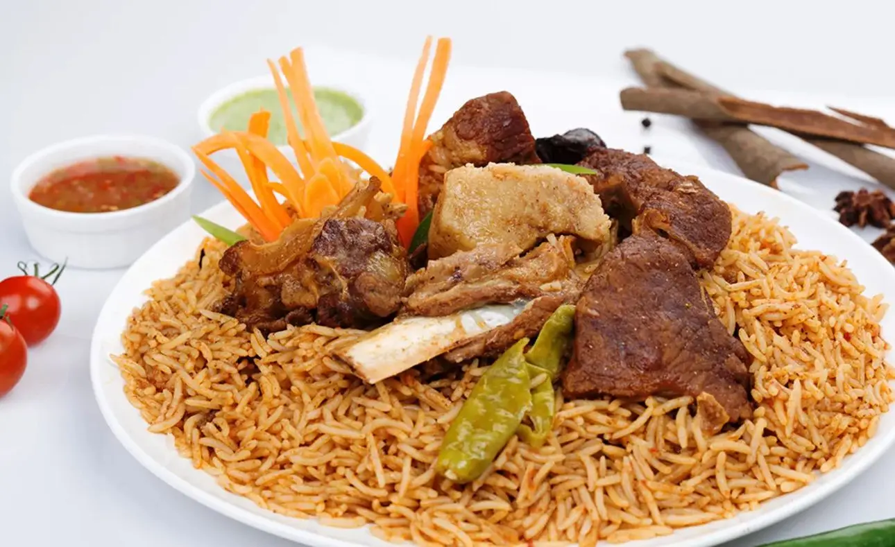 شباب عنيزة