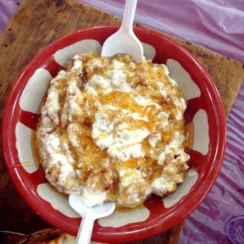 معصوب قشطة وعسل وسمن