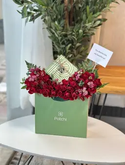باتشي وتنسيق بالورد الأحمر
