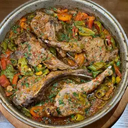 ريش بالفخار