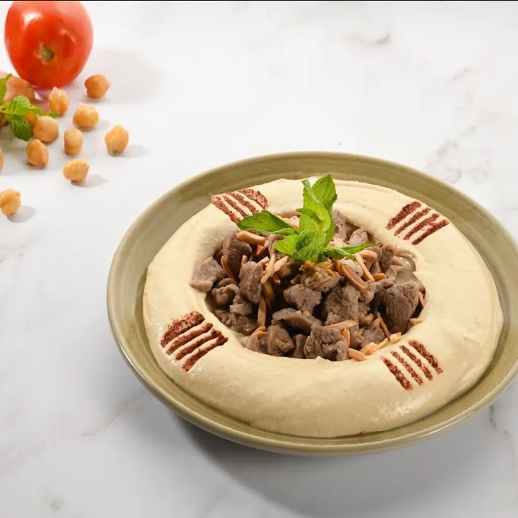 Hummus with meat