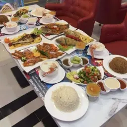 وجبة الحوت الماسي العملاق