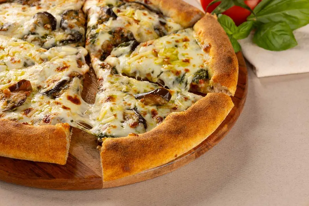Aubergine Pizza Large