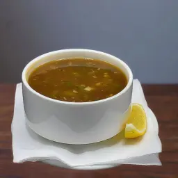 شوربة دجاج حارة وحامضة
