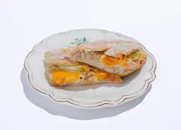 ساندوتش تونة سبايسي