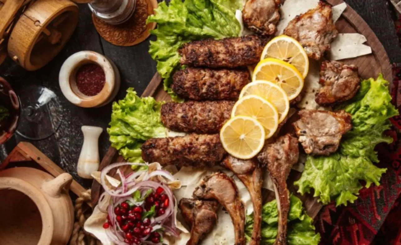 مطعم الروشة