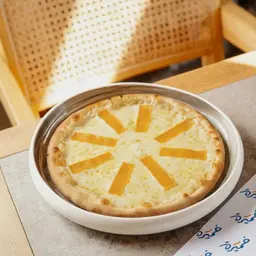بيتزا اربع اجبان