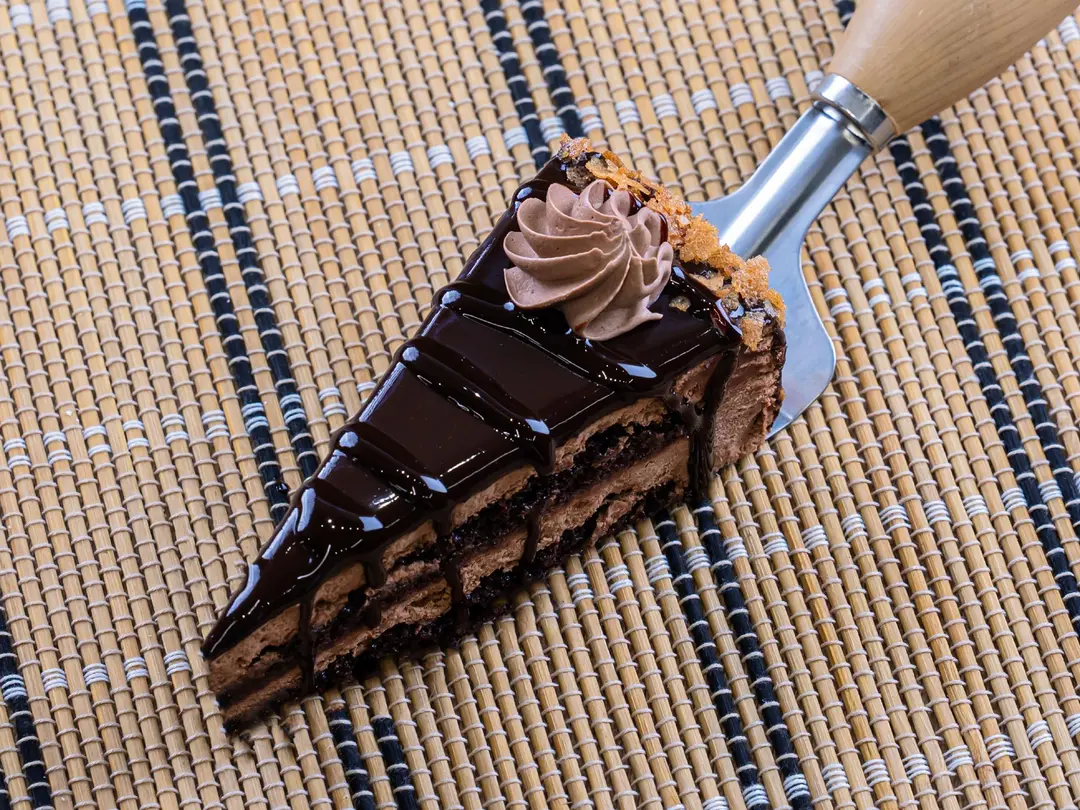 CHOCOLATE CAKE
