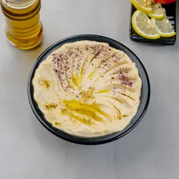 Hummus plate