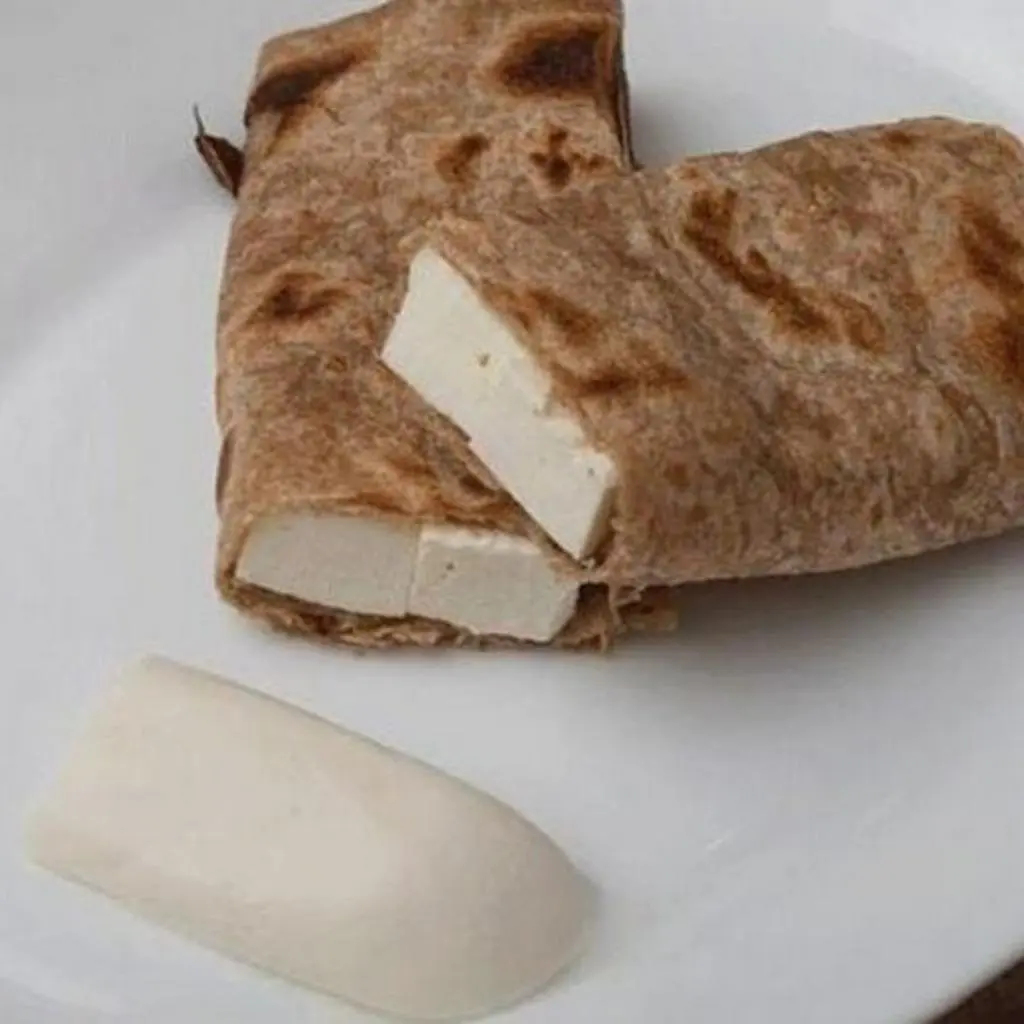 فطيرة جبن كيري مع عسل