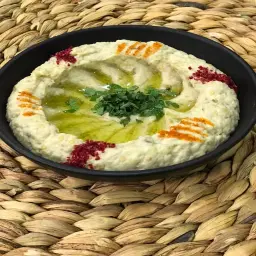 سلطة متبل