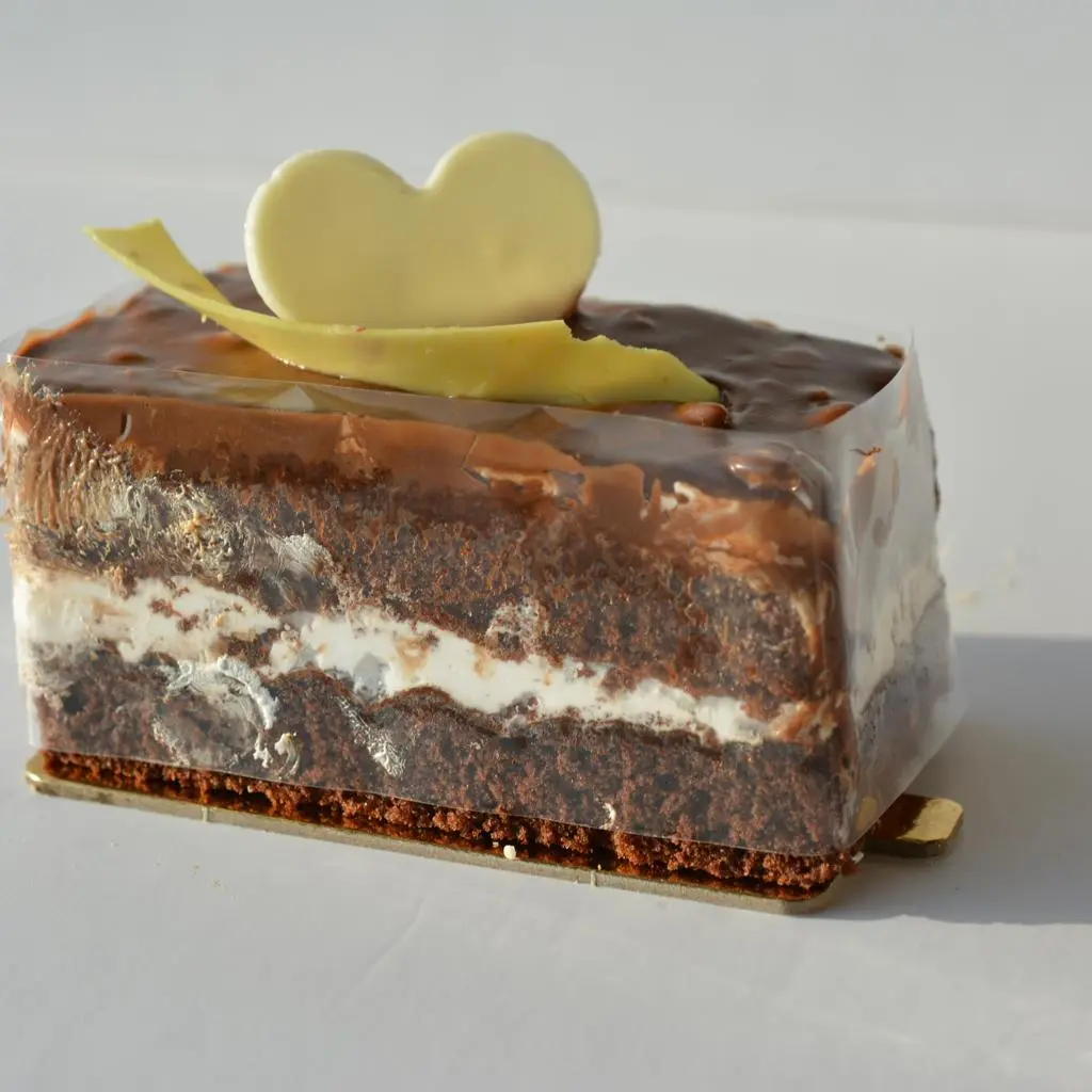 Rectangular Rocher Cake Pieces
